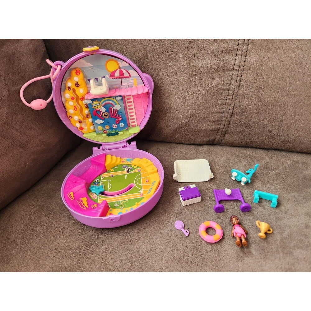 Polly Pocket Soccer Squad compact